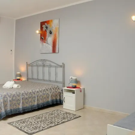 Ruggero I Di Sicilia Bed and Breakfast 3*