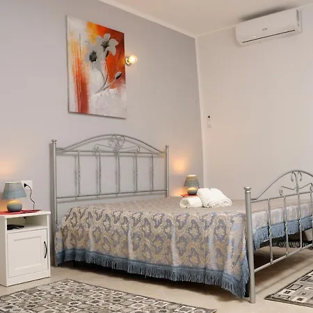 Ruggero I Di Sicilia Bed and Breakfast