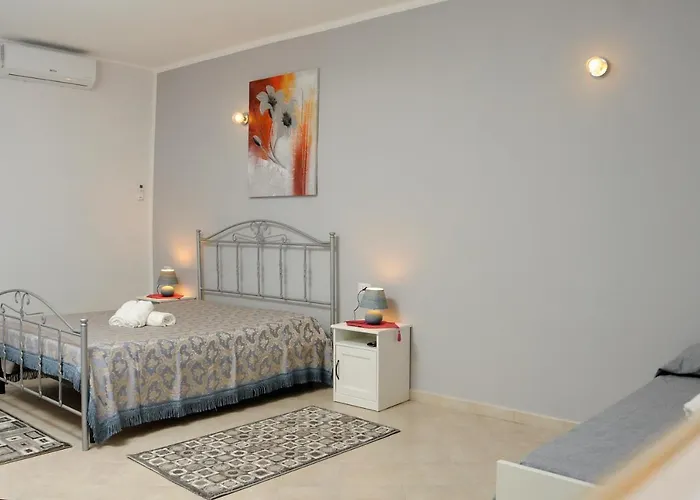 Ruggero I Di Sicilia Bed & Breakfast 3*